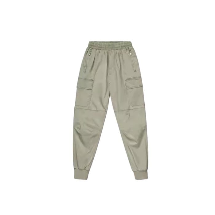 Baggy oversized cargo pants in beige with deep pockets and elastic waistband