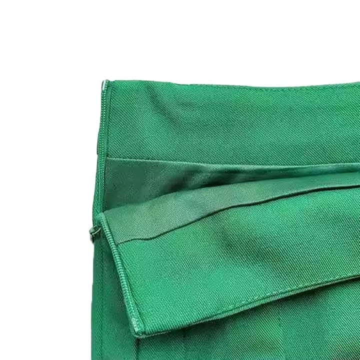Pleated mini tennis skirt for women with lightweight fabric
