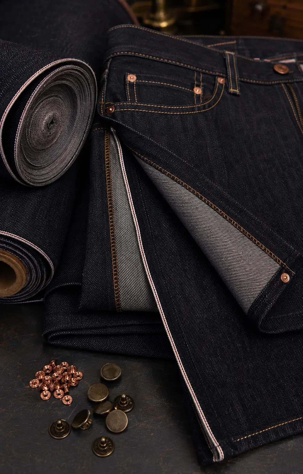 Raw rigid and genuine selvedge denim details
