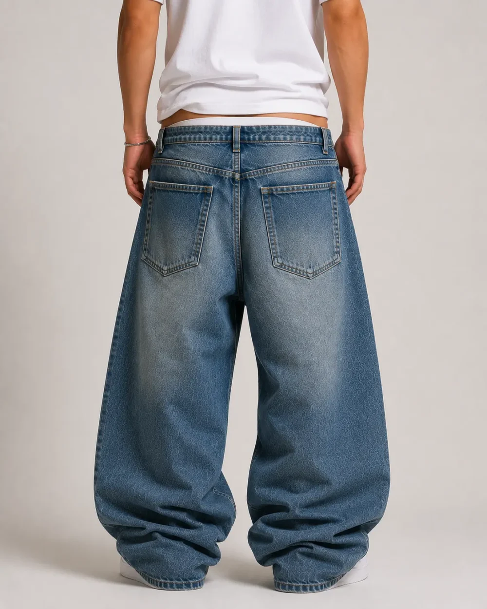 low-rise-baggy-jeans-back Low rise baggy jeans back view