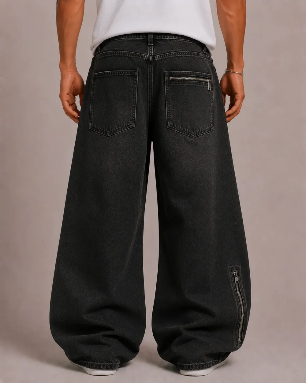 zip-detail-baggy-jeans-back Zip detail baggy jeans back view